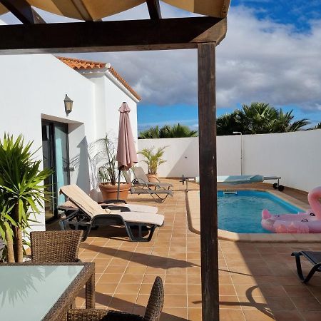 Beautiful Spacious Villa With Private Heated Pool In Lajares Exterior foto