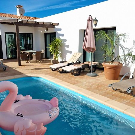 Beautiful Spacious Villa With Private Heated Pool In Lajares Exterior foto